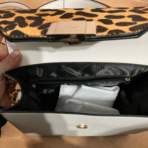 Leopard print purse - Picture 2 of 3